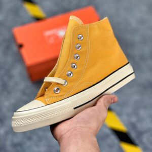 Giày Converse phong cách trẻ trung